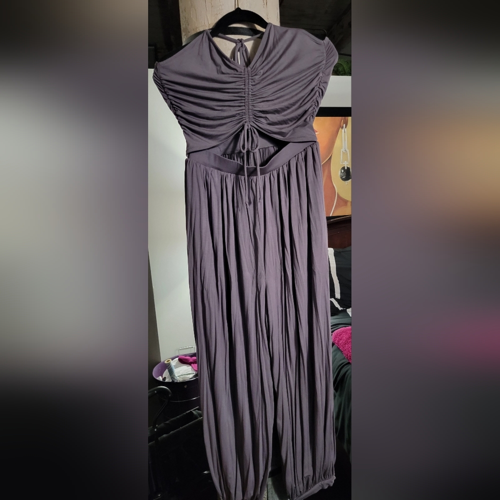 Jumpsuit Gray with elastic in the back area, peephole in the front, soft pleats